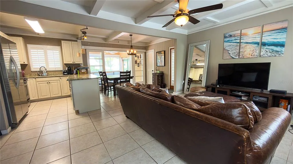2 bed, 2.0 bath, 1234 sqft, $2,250 — Photo 3