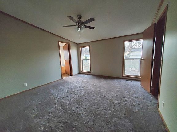 5th image of 820 Deer Haven Dr