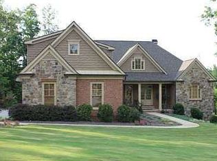 986 Bandol Dr, Hoschton, GA 30548