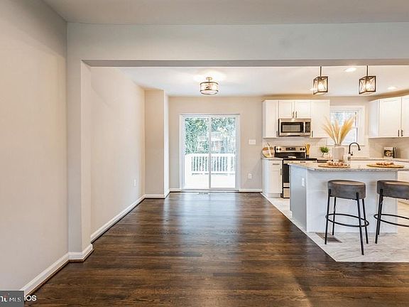 4th image of 5307 Roblee Dr