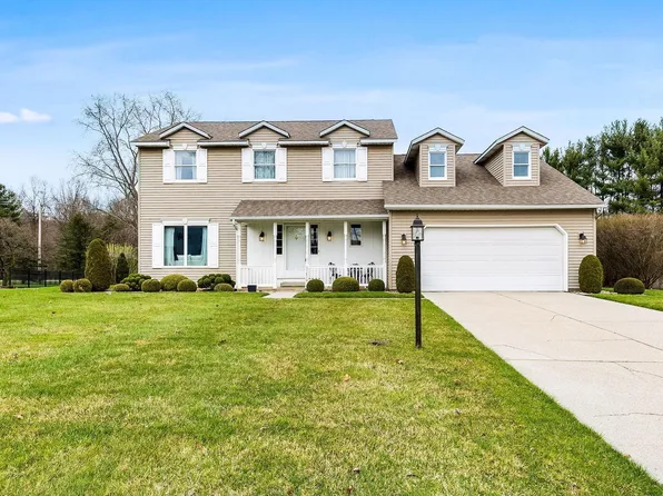 51810 Gentian Ln, Granger, IN 46530