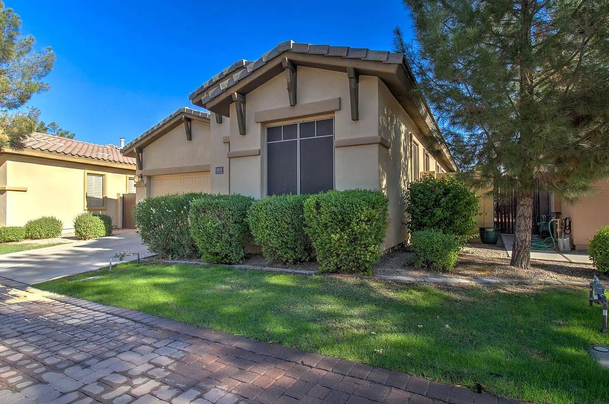 Building Photo - 1833 W Periwinkle Way
