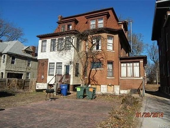 3rd image of 6006 W Cabanne Pl