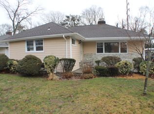 544 Mohawk Rd E, West Hempstead, NY 11552