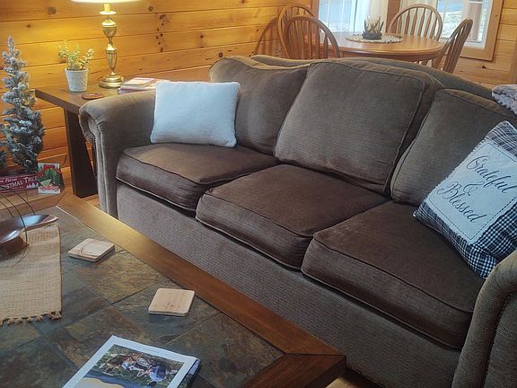 5th image of 89 Lazy Lake Ln