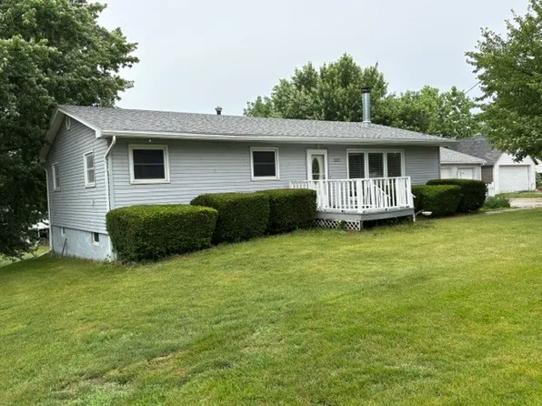 507 W Main St, Reynolds, IL 61279