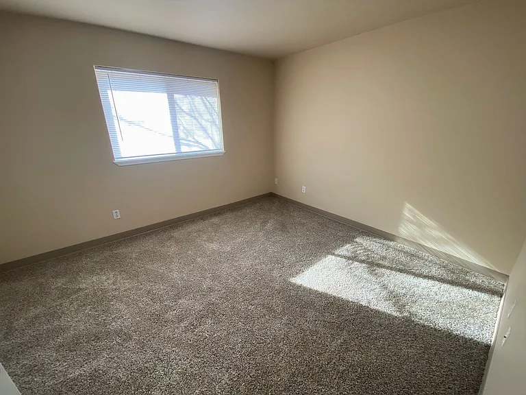 Hummingbird Court — Photo 12