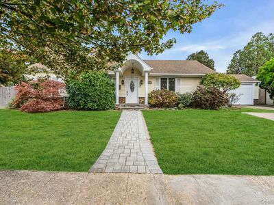 4 Greenway Drive, Syosset, NY, 11791