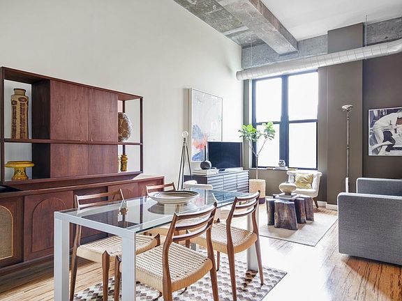 Hamilton Square Oversized Studio #616