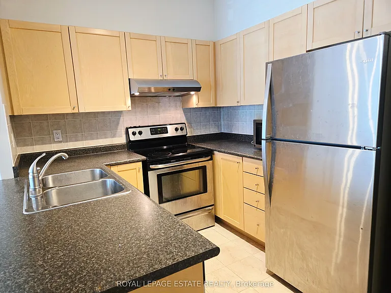600 Queens Quay W #632 — Photo 11