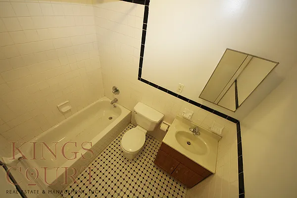 Rented by Kings Court Real Estate | media 23