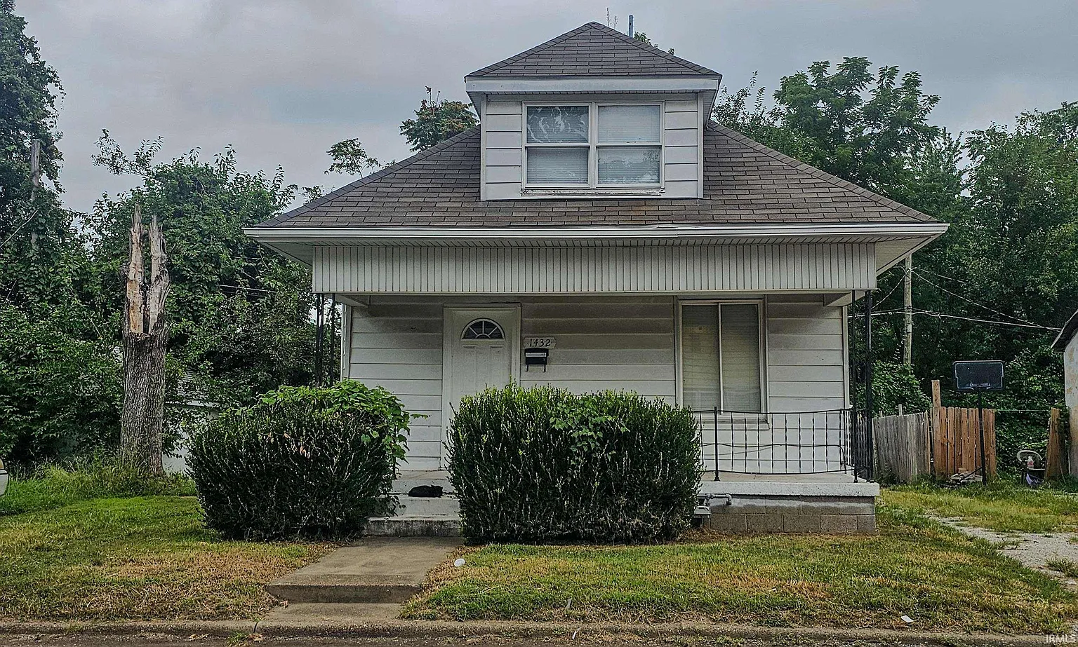 1432 E Franklin St photo 1