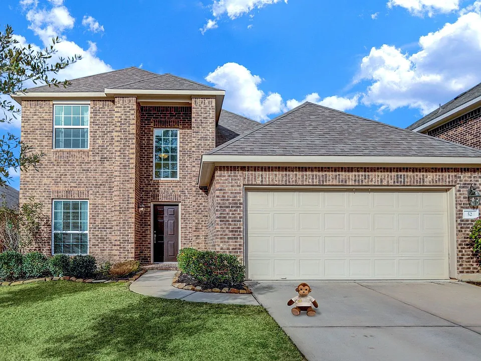 52 Hallmark Dr