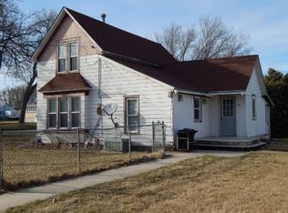 211 S Douglas St, Randolph, NE 68771