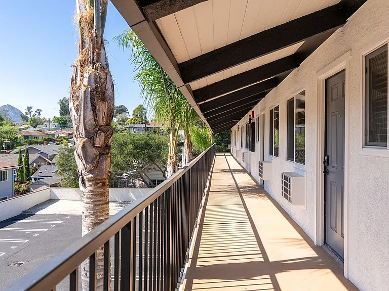 1622 Palm St - 2 Bedroom 2 Bath Fully Renovated: Move In Available Now | July 1st, 2026 Units Ava... — Photo 34