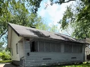 927 W North St, Decatur, IL 62522