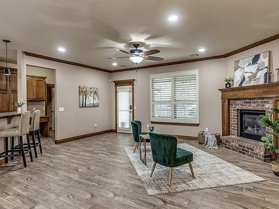 4th image of 533 W Pine Rose Court Way