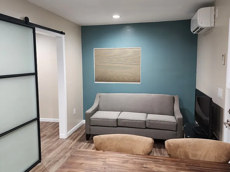 6505 White Oak Ave — Photo 22