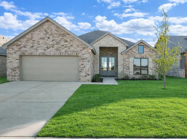 1121 N 6th St, Wolfforth, TX 79382