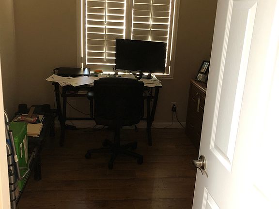 4th image of 41900 Ivy St Space 10