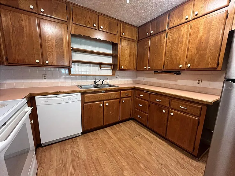 1145 S Lake Reedy Blvd — Photo 5