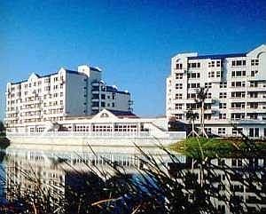 Front view with fountains and ponds