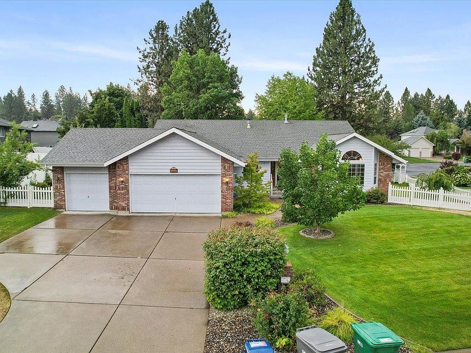 1st image of 1114 E Brierwood Dr