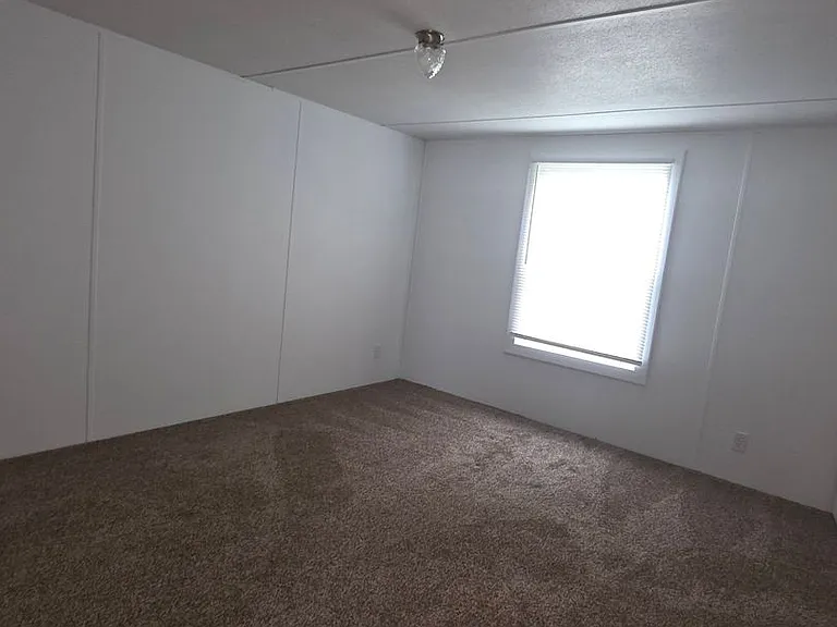 803 Bonfire Dr — Photo 6