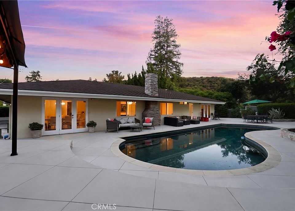 22615 Dardenne St, Calabasas, CA 91302 | MLS #SR26137523 | Zillow