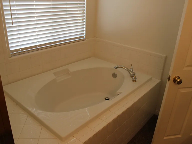 12111 Great Country Dr — Photo 6