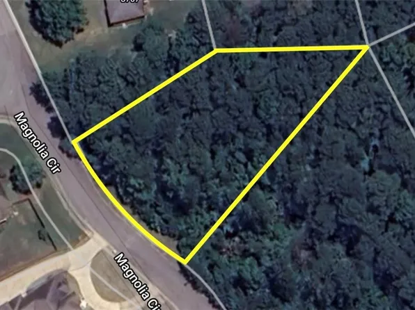 4609 Magnolia Cir, Northport, AL 35473