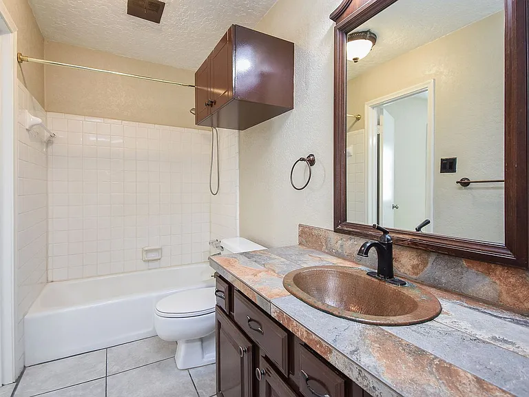 2507 Montrose Blvd #22 — Photo 31