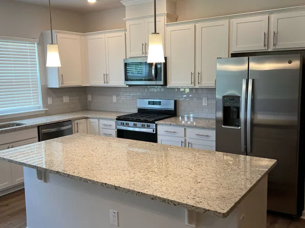 832 Falls Grove Trl, High Point, NC