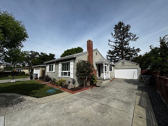 2nd image of 2463 Fernwood Ave