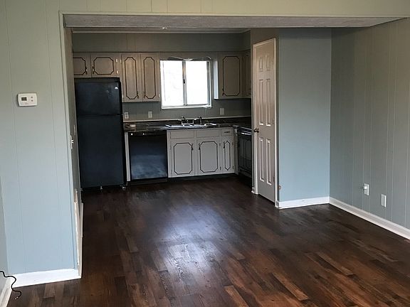 2nd image of 51 Rockcastle St #L