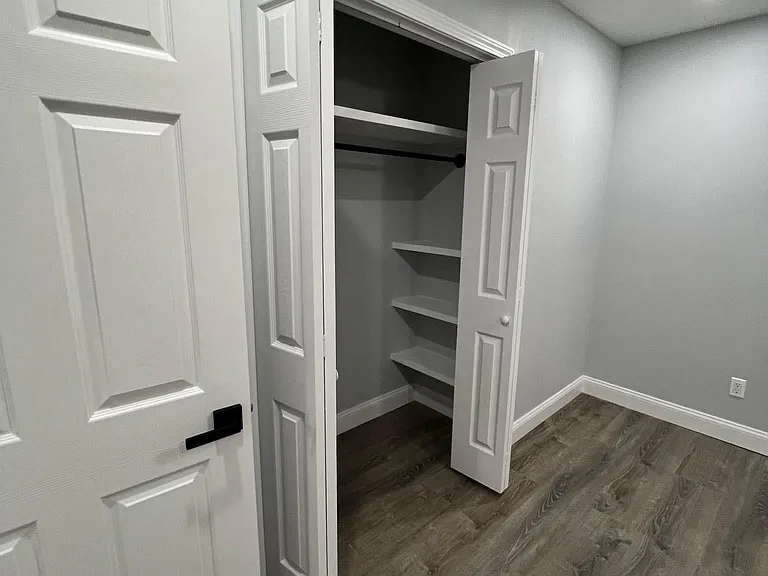1107 S Wilson St — Photo 15