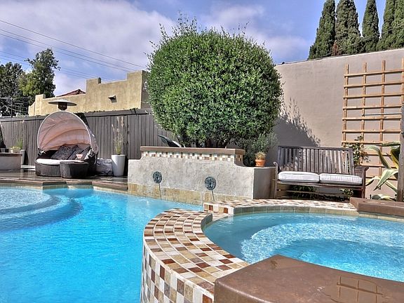 3rd image of 336 Molino Ave