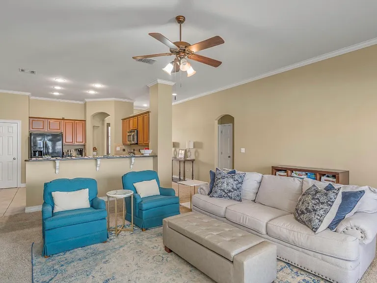 2213 Shumark Trl — Photo 9