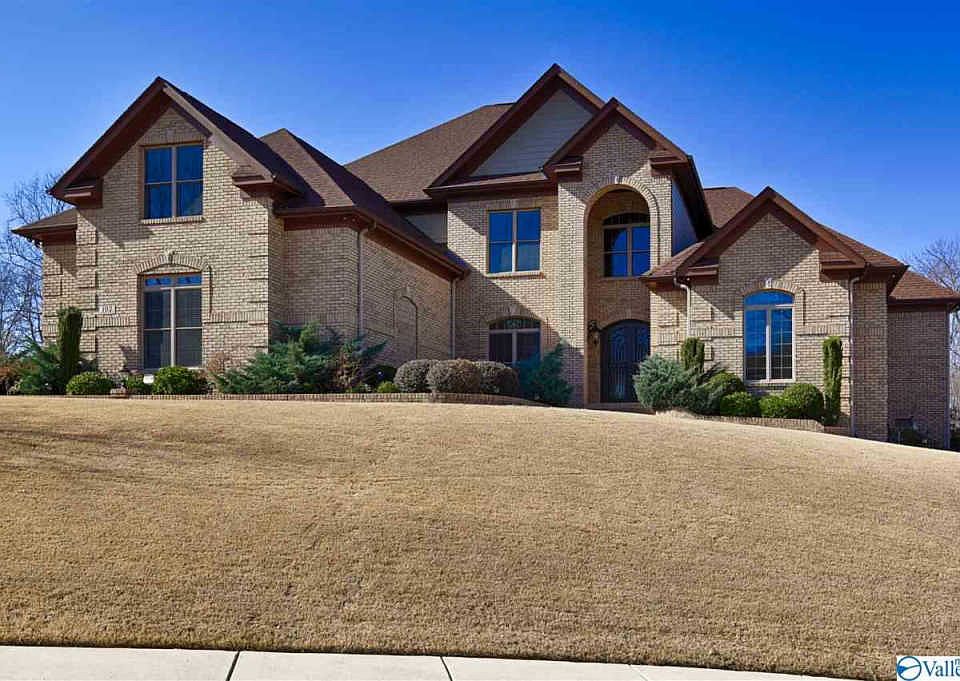 1st image of 102 Grand Vista Dr