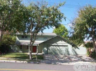 5777 Parkmor Rd, Calabasas, CA 91302