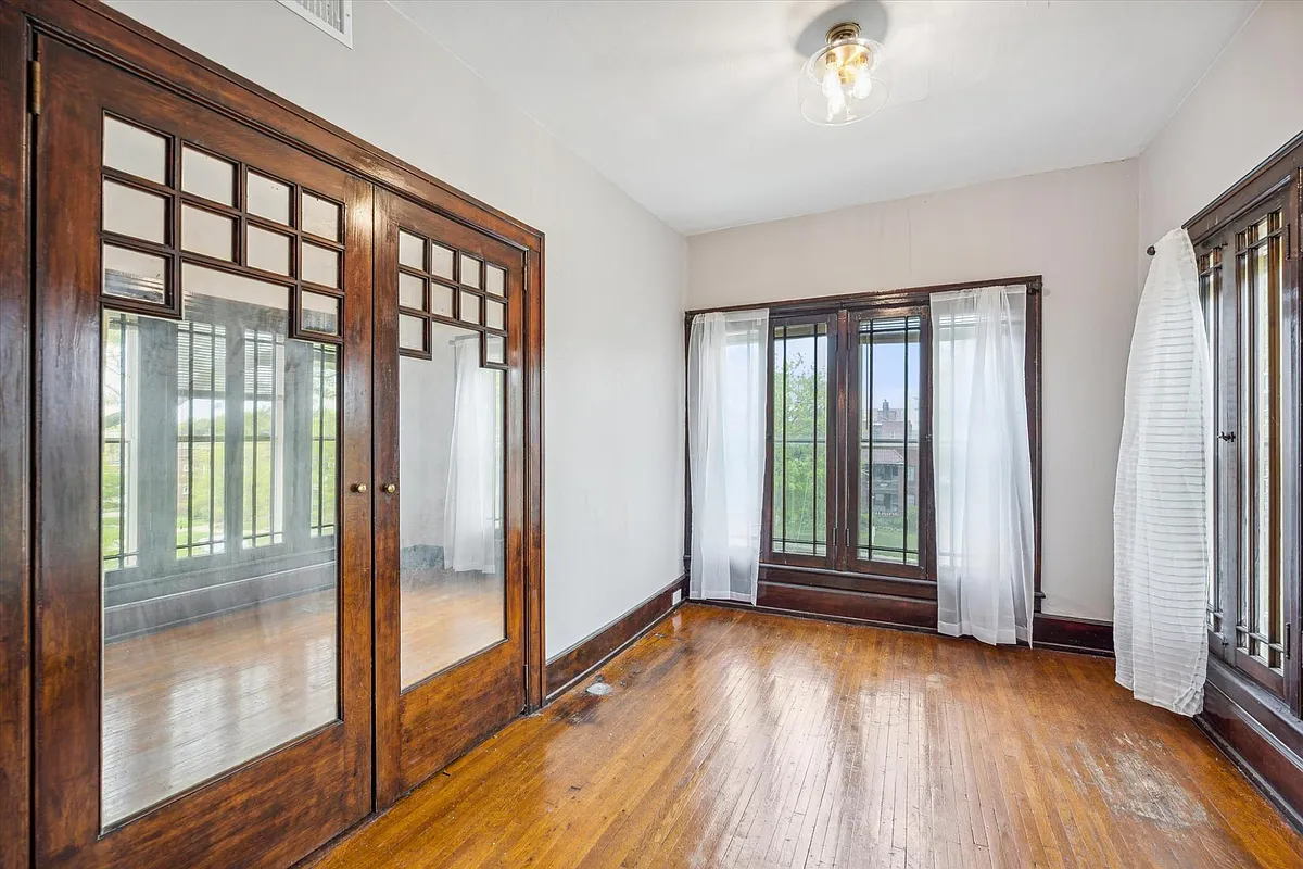 Building Photo - 11829 Clifton Blvd #5