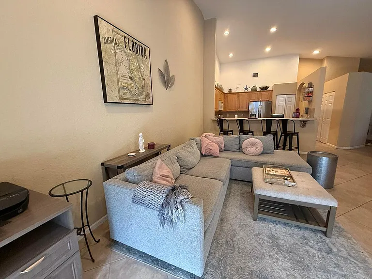 328 W Coral Trace Cir — Photo 12