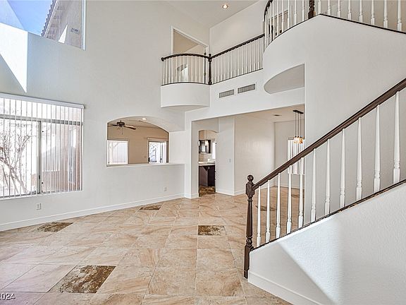 5th image of 7886 Delta Oak Ct