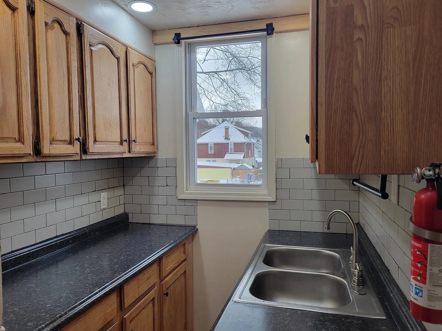 2 bed, 1100 sqft, $725 — Photo 2