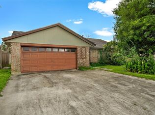 1014 E Village Ct, Pasadena, TX 77506