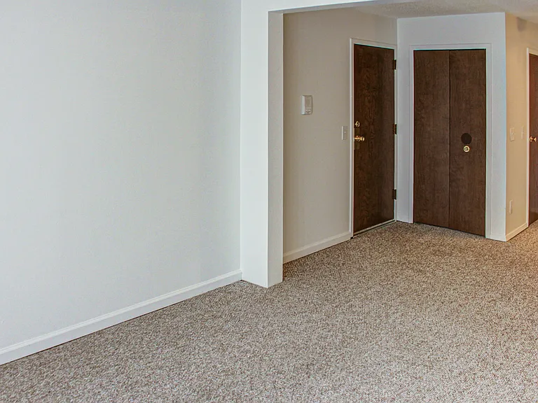 Marianne Manor Apartments — Photo 21