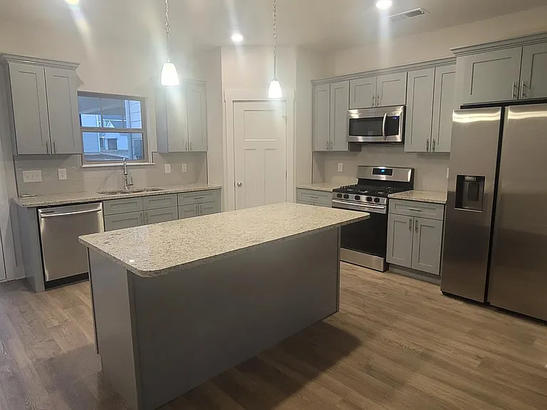 1505 White Tip Ln — Photo 3