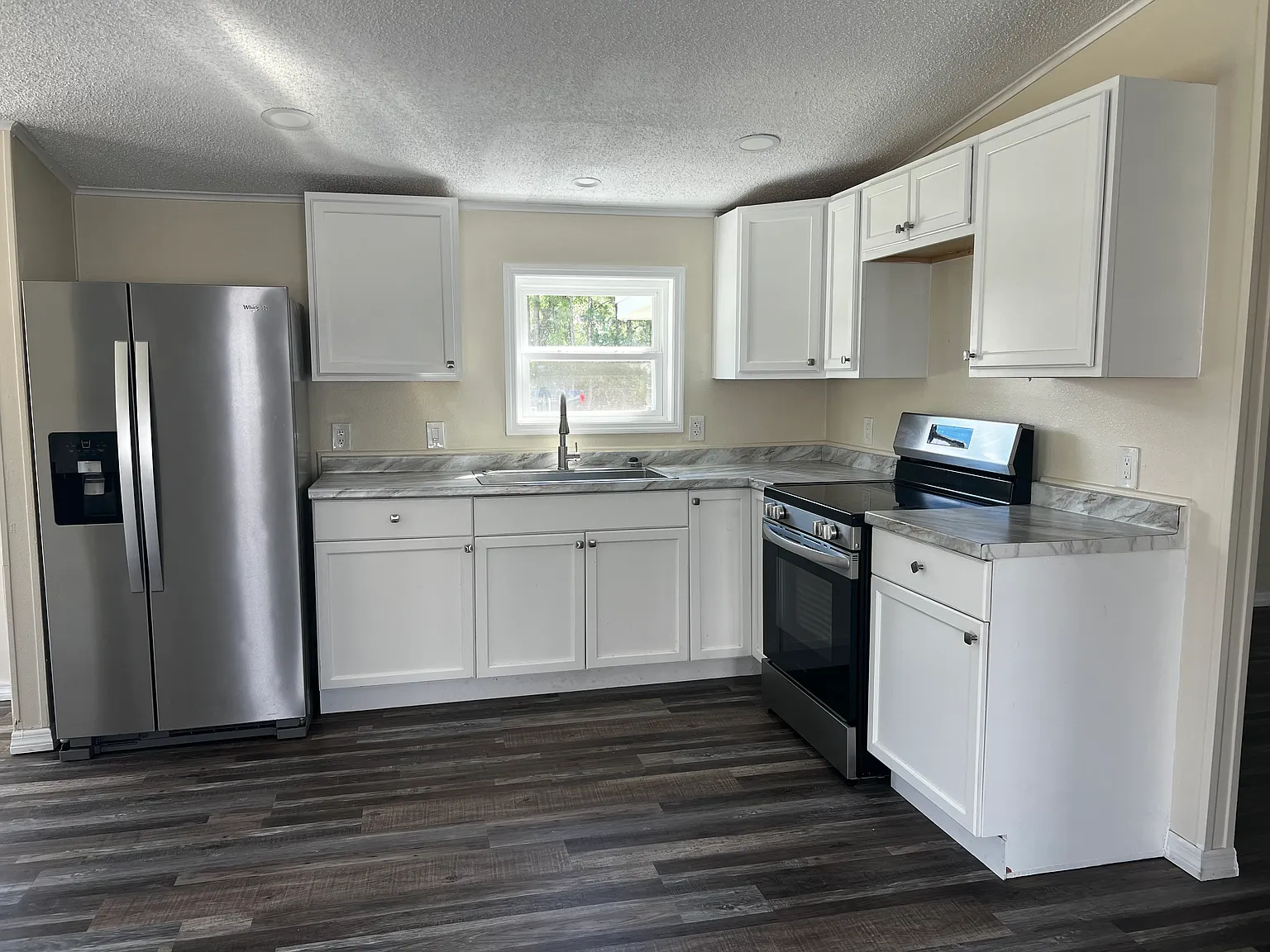 3 bed, 1344 sqft, $1,395 — Photo 4