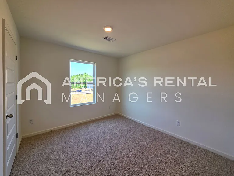 2400 Sky Dr — Photo 15