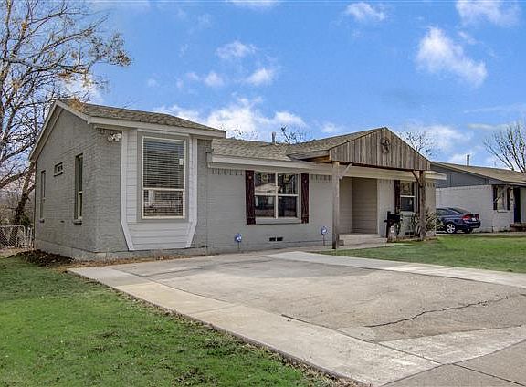 3rd image of 1812 Spring Lake Dr